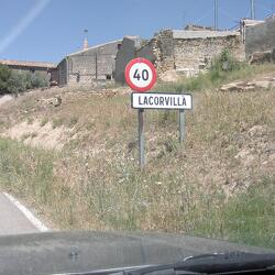 Lacorvilla - el pueblo